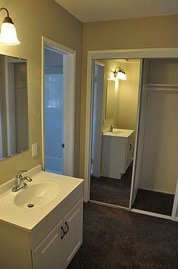 5th image of 2545 Columbia St APT 12