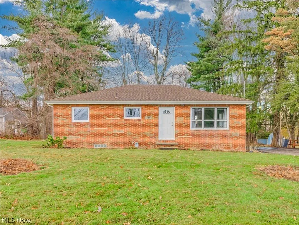 184 Nutwood Dr photo 1
