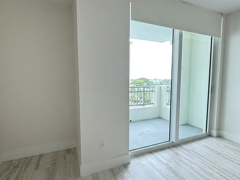403 S Sapodilla Ave #502 — Photo 6