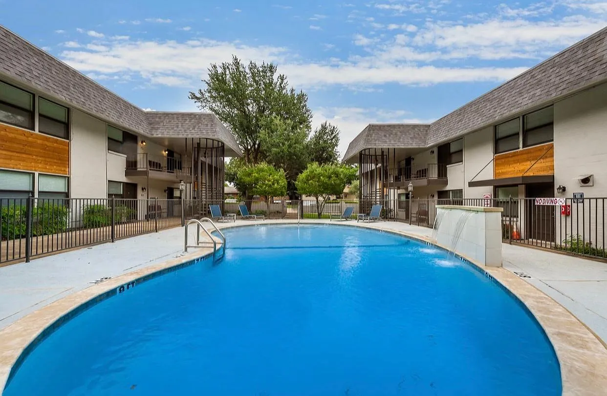 500 W Lamar St McKinney, Tx. 75069 — Photo 1