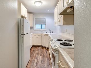 483 SW Lakeshore Dr APT B, Estacada, OR 97023