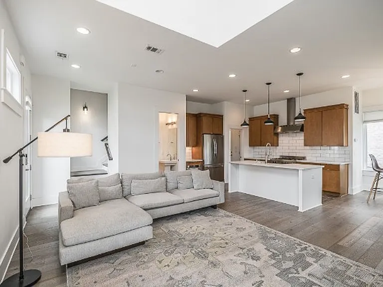 323 Garfield St — Photo 11