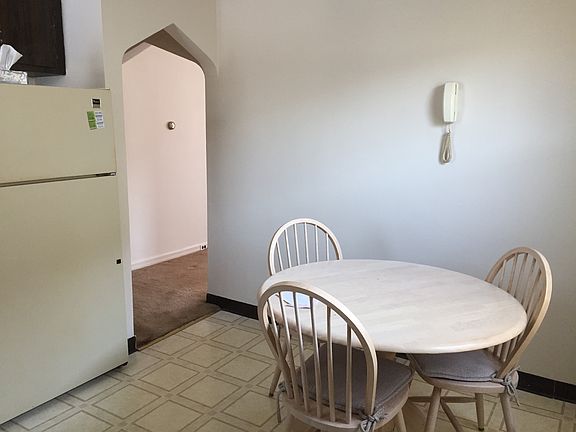 4th image of 67 Garwood Ct N
