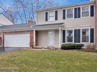 1533 Mirror Lake Dr, Naperville, IL 60563