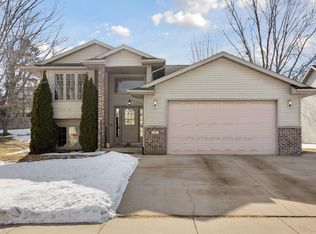 347 Brookestone Dr SE, Rochester, MN 55904