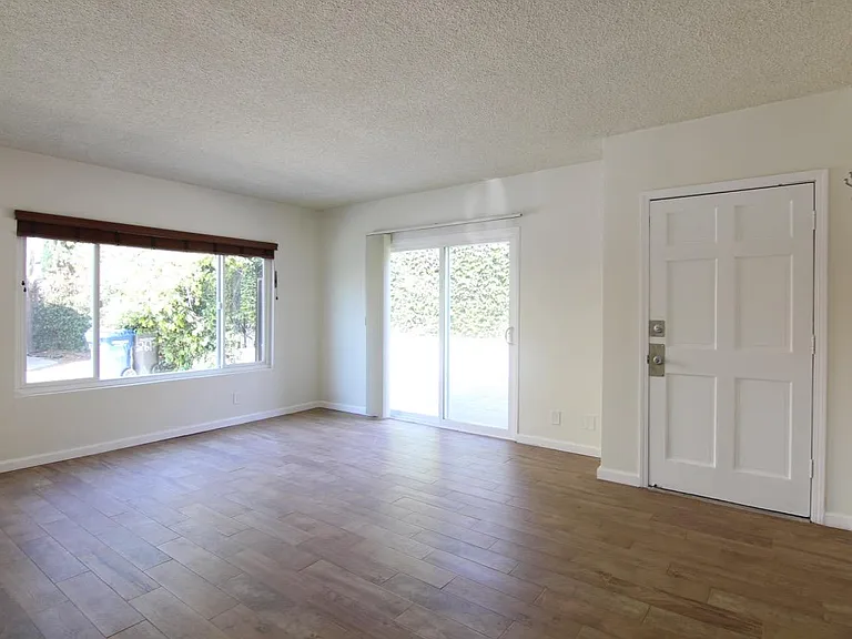 2651 E Wall St #4 — Photo 14