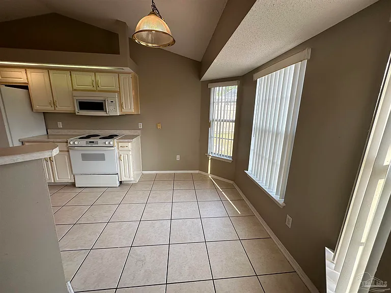 1436 Cacao Ln — Photo 7