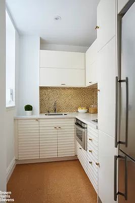 4th image of 137 E 66th St APT 3C
