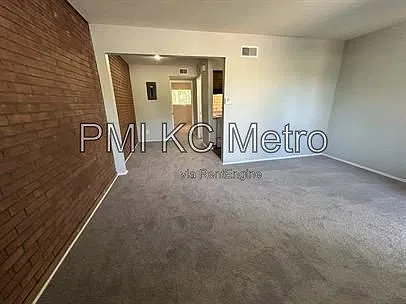 1 bed, 1.0 bath, 700 sqft, $725 — Photo 3