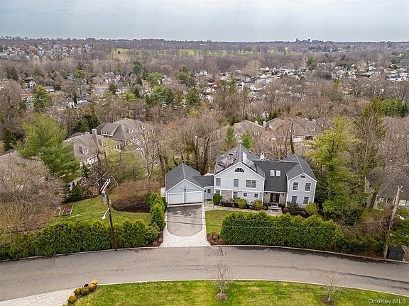 3rd image of 80 Deerhurst Road