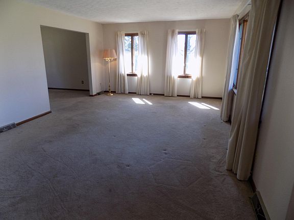 5th image of 13902 Nantucket Ave