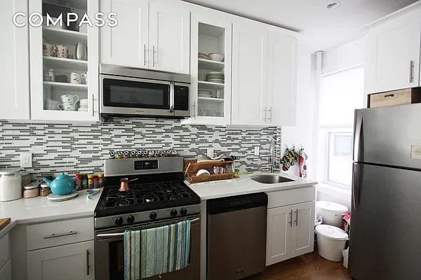 Rented by Compass | media 23