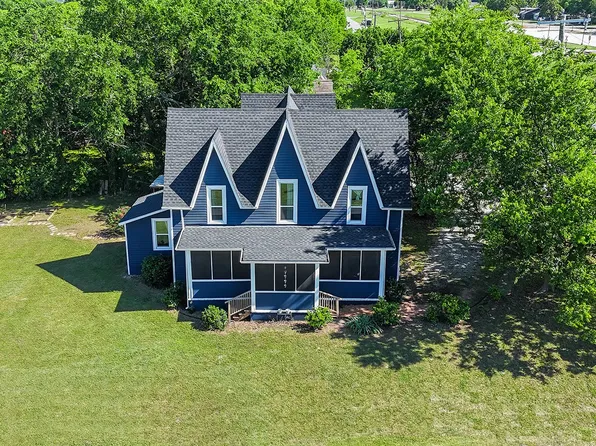 453 E Marshall St, Van Alstyne, TX 75495