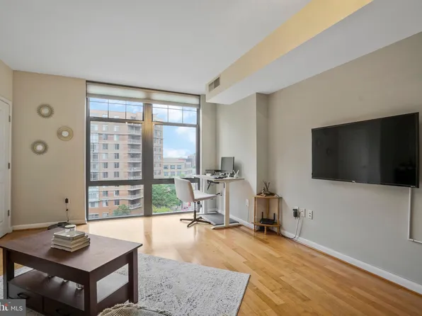 1021 N Garfield St APT 744, Arlington, VA 22201