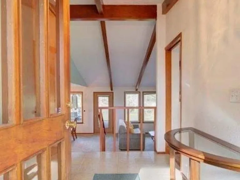 880 E Country Club Dr E — Photo 12