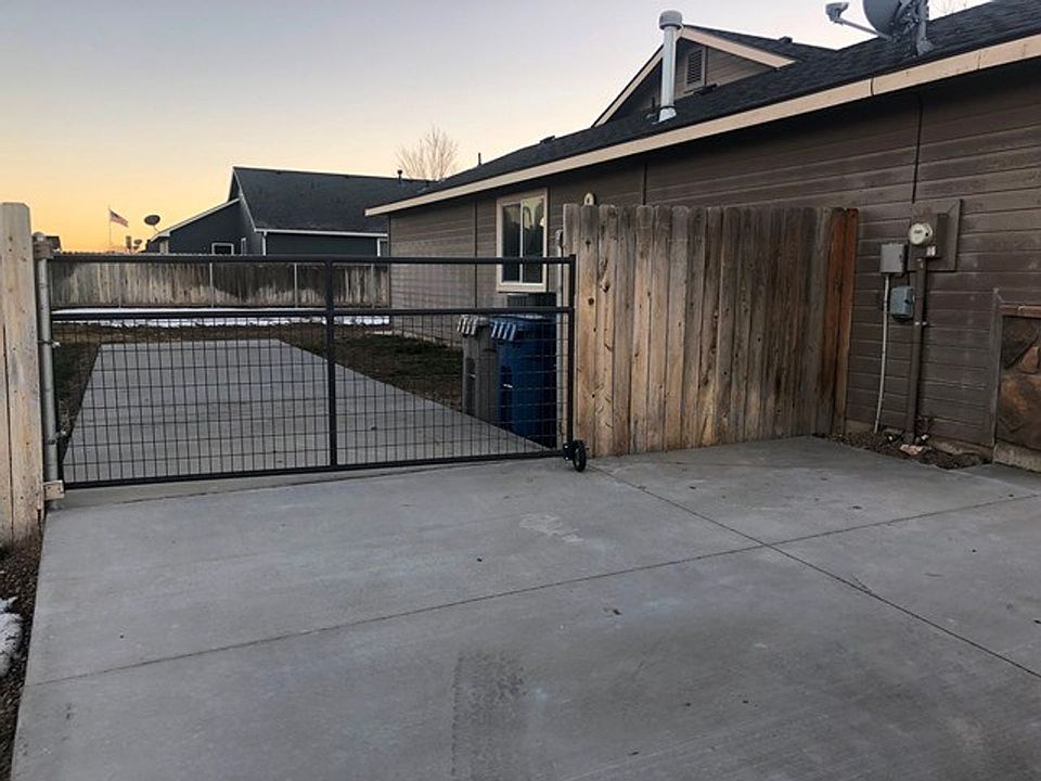 715 Lago St, Mtn Home, ID 83647 | Zillow