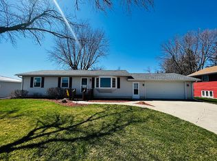 709 N Vernon St, Conrad, IA 50621