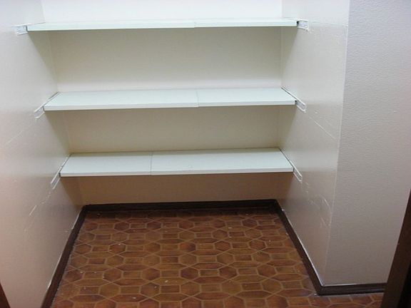5th image of 209 W Francis St APT 2