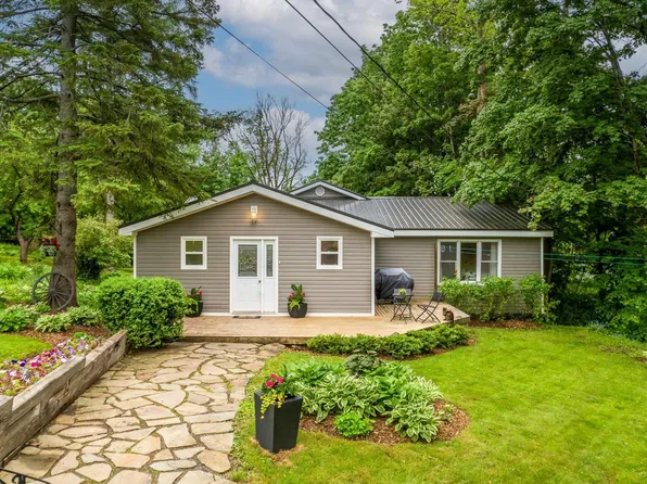 33 Grange St, Pictou, NS B0K 1H0
