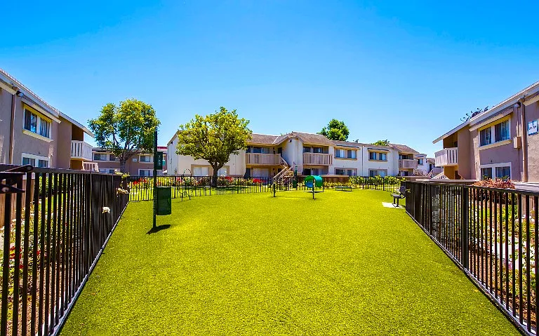 Community Bark Park | Apartments in Huntington Beach, CA | The Breakwater Apartments