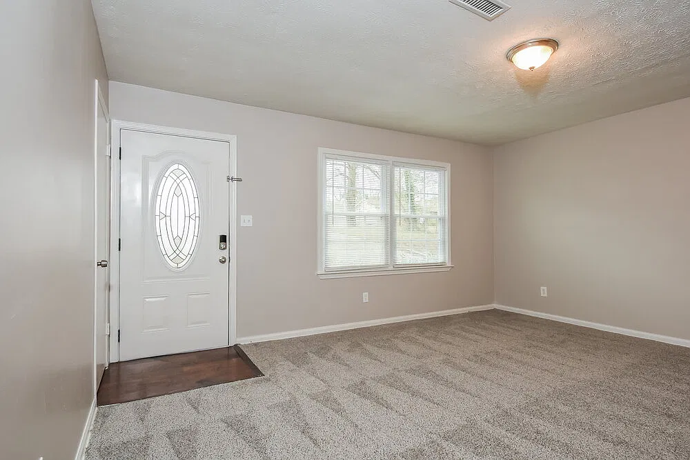 3 bed, 1.5 bath, 1248 sqft, $2,220 — Photo 3
