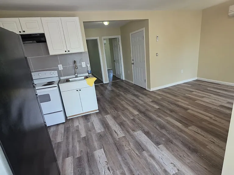 77 Mill St #3 — Photo 3
