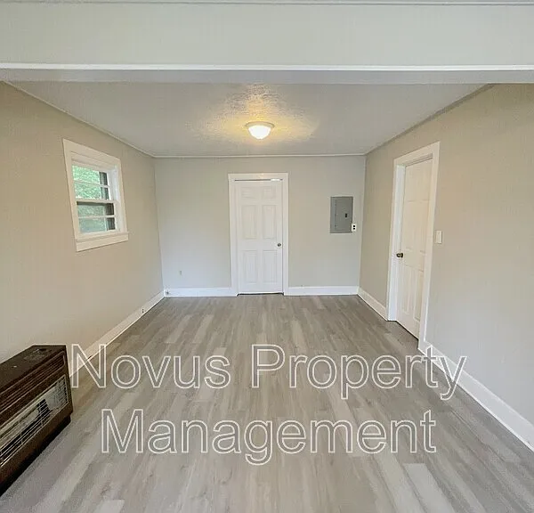 110 Austin Cir — Photo 10