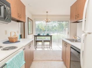 724 Overlook Circle Dr #808E, Ballwin, MO 63021