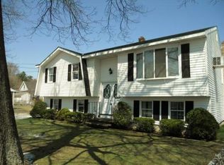 33 Bay State Ave, Tewksbury, MA 01876