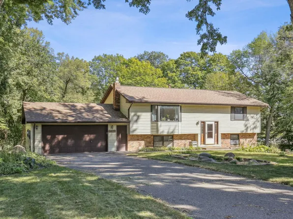 6671 Maple Dr, Rockford, MN 55373