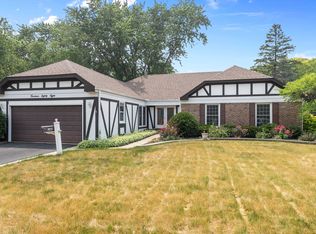 1488 Creekside Dr, Wheaton, IL 60189