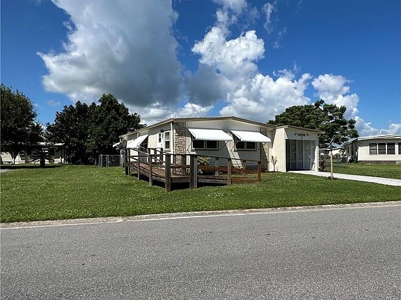3rd image of 810 Oriole Cir