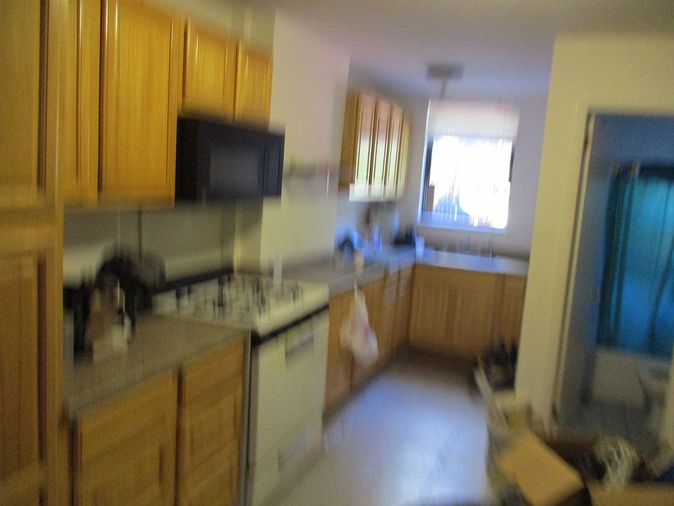2nd image of 217 23rd St APT 1