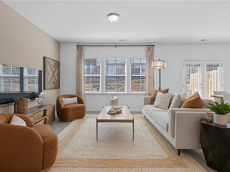 130 Star Ct — Photo 2