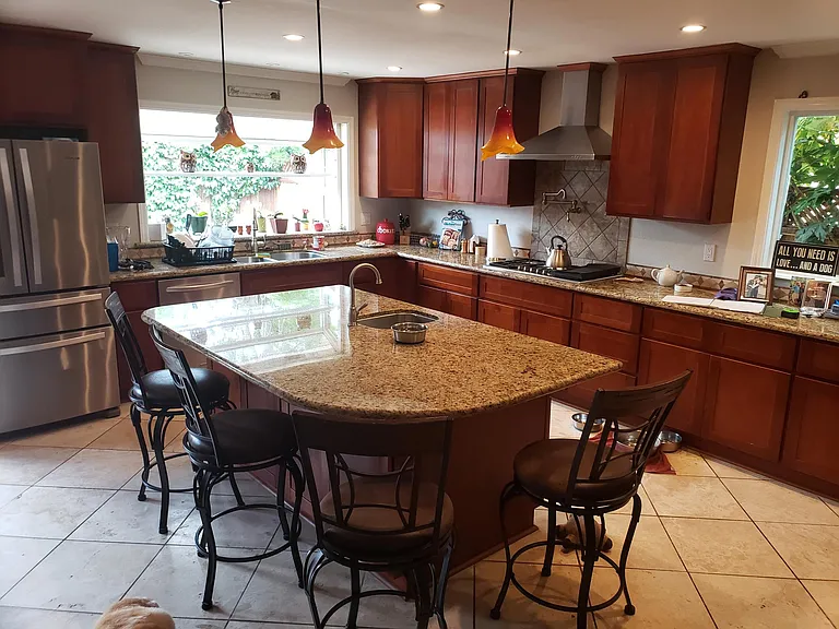 849 Melrose Ct — Photo 6