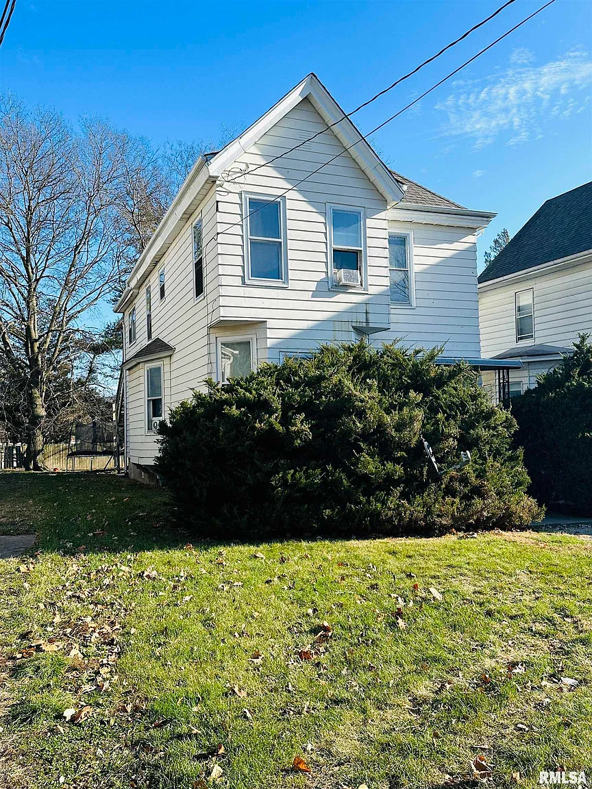 2202 N Prospect Rd photo 1