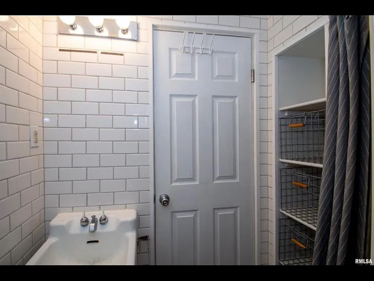 309 E Harrison St — Photo 11