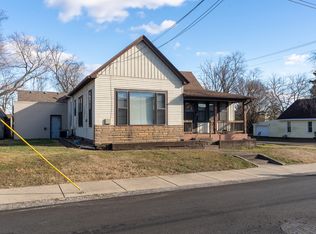 201 N Vicksburg St, Marion, IL 62959