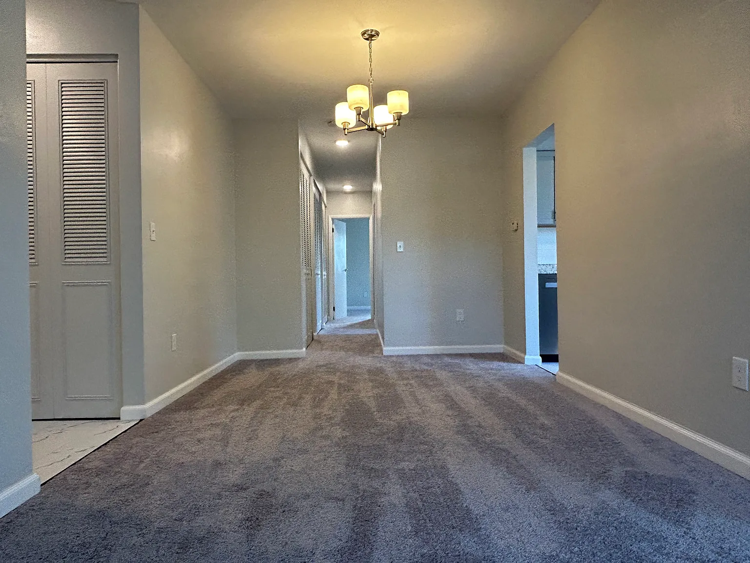 Studio, 1000 sqft, $1,375 — Photo 4