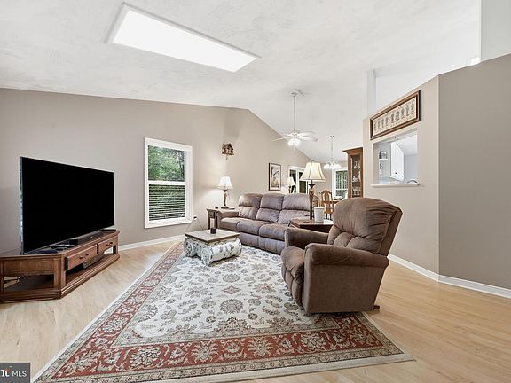 4th image of 18664 Rivergate Rd