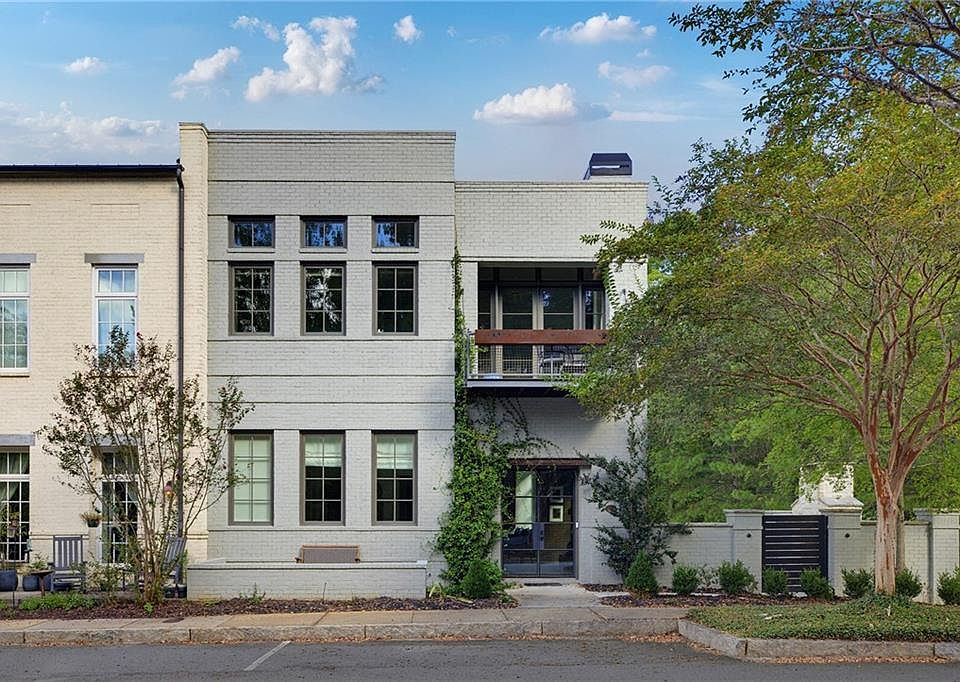 1st image of 458 Selborne Way
