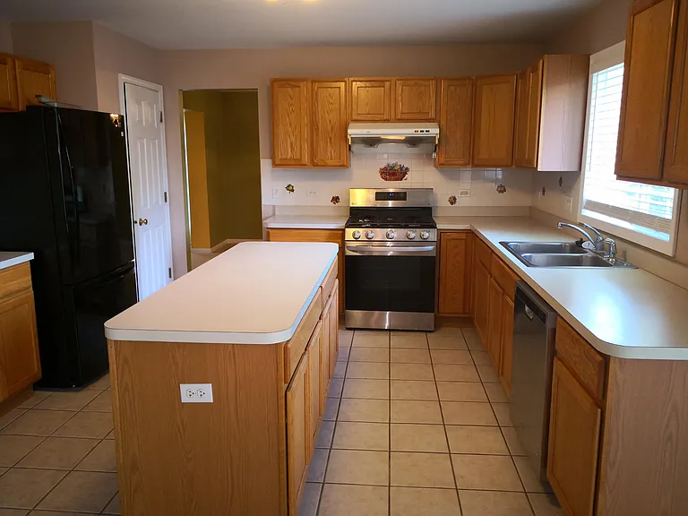 203 Jessica Ct — Photo 6