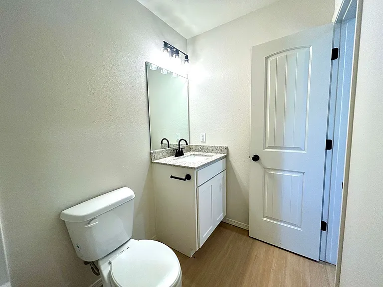 2604 N Center Street — Photo 23