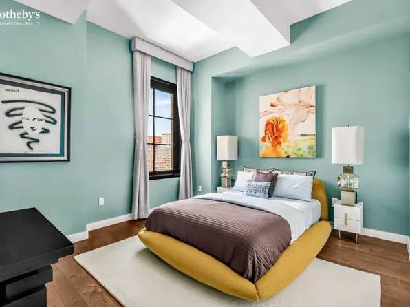 425 West 50th Street image 8 of 16