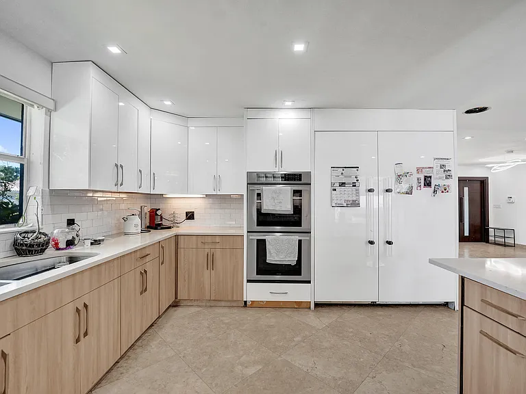 4701 N 36th Ct — Photo 30