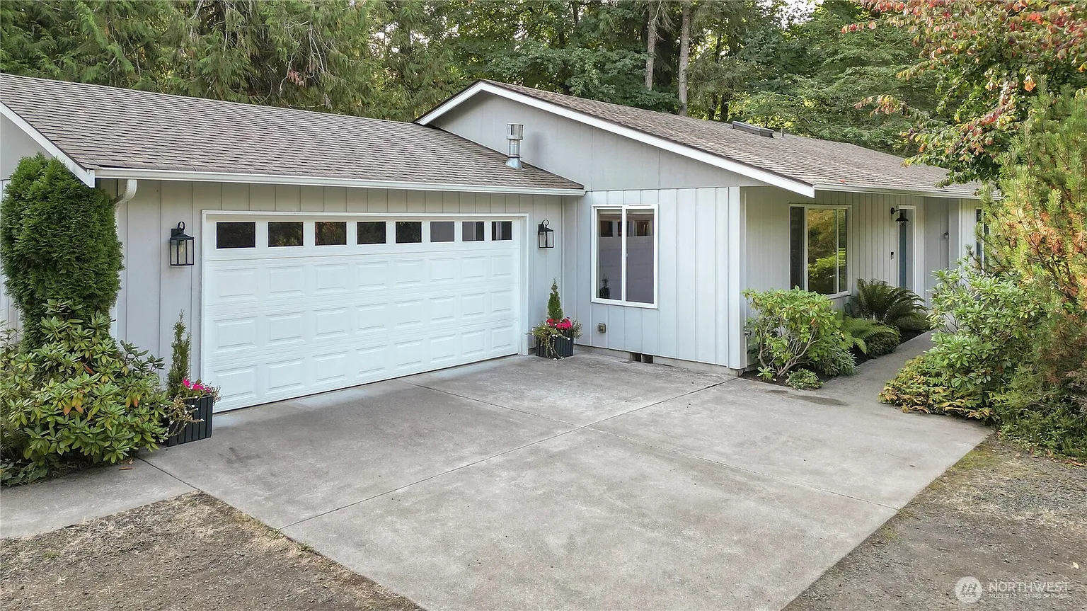 5140 Klahanie Drive NW photo 1