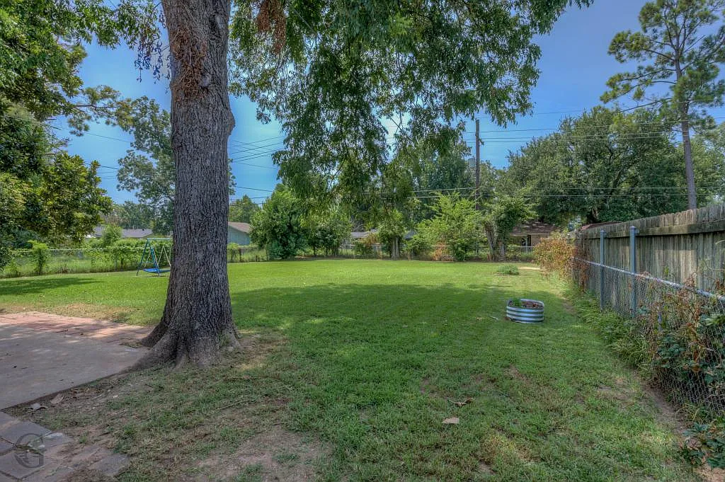 1312 Fox St — Photo 4