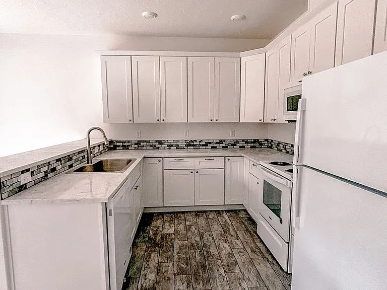 **Spring Special- $400 Off First Months Rent** 3 Bedroom Duplex In Veneta — Photo 6