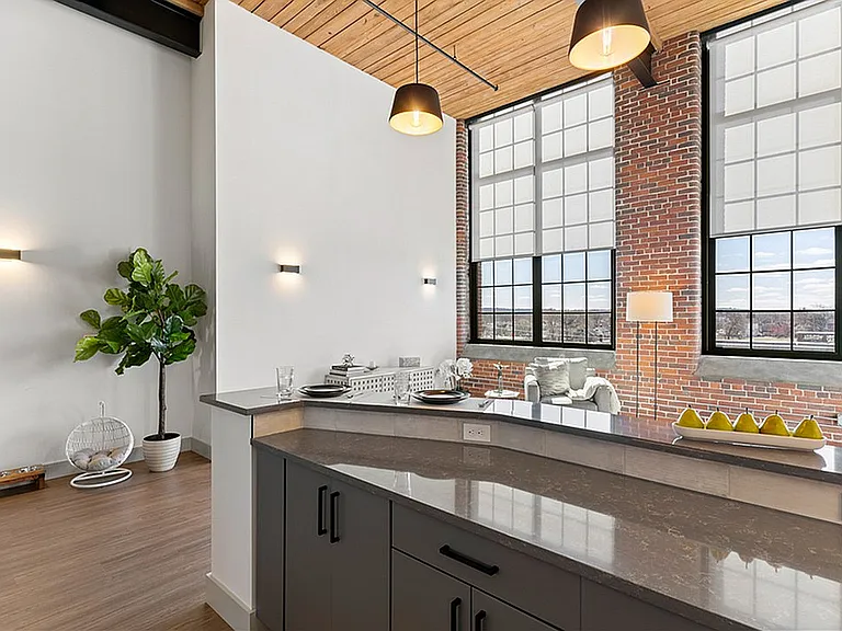 Riverwalk Lofts — Photo 23