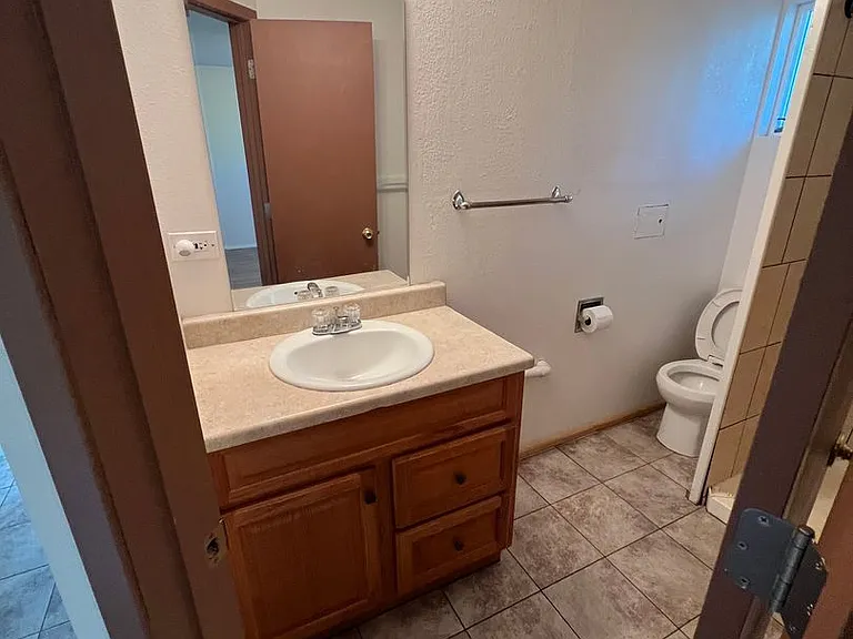 412 NW Manzanita Ave #A & B — Photo 17
